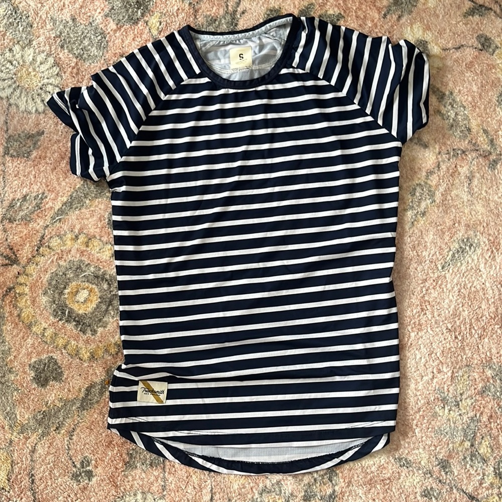 tracksmith twilight tee, size s